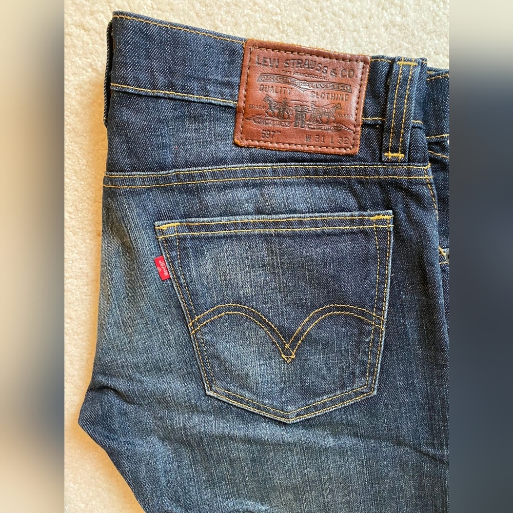 Levi's men's 597 jeans